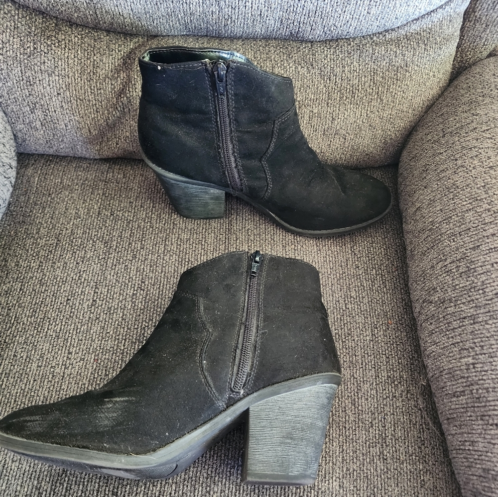 Boots - Picture 5 of 5